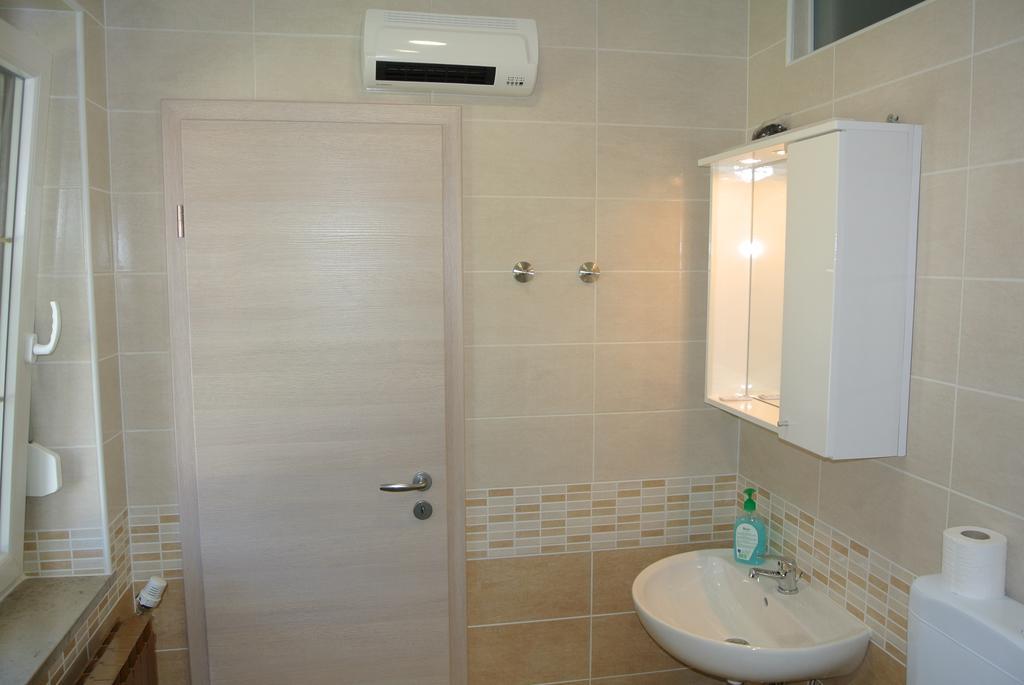 Apartmaji Nika Izola Exteriör bild