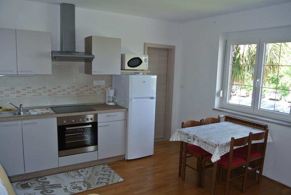 Apartmaji Nika Izola Exteriör bild