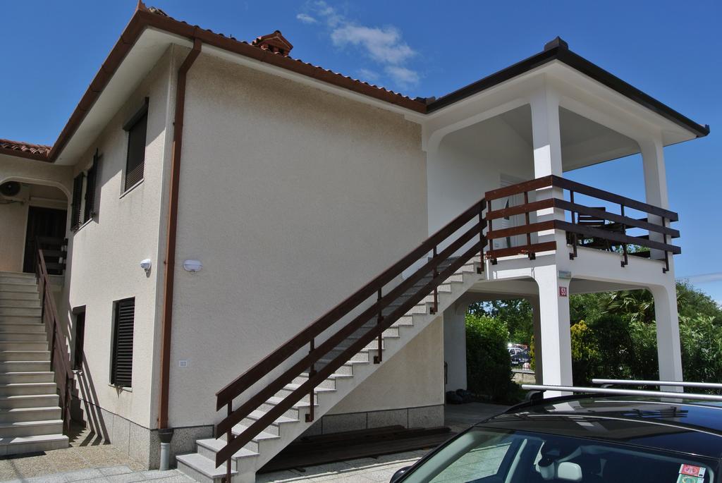 Apartmaji Nika Izola Exteriör bild
