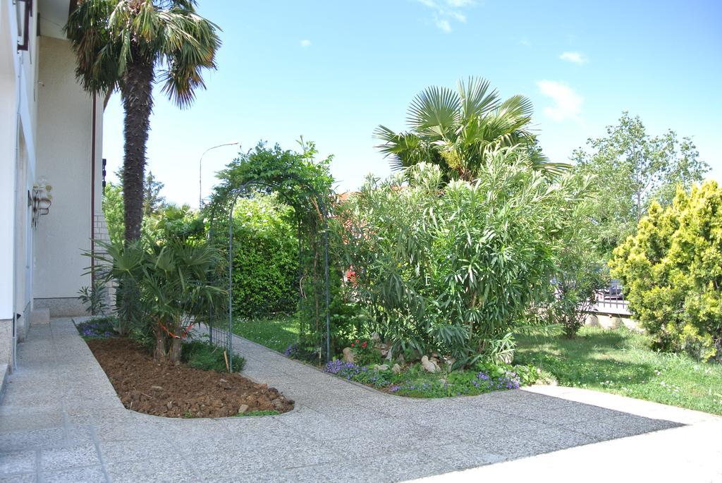 Apartmaji Nika Izola Exteriör bild