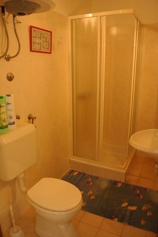Apartmaji Nika Izola Exteriör bild